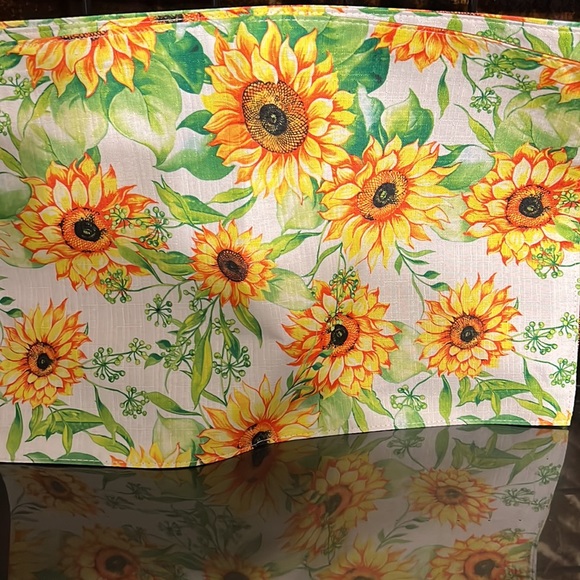 New Home Collection Set of 4 Fabric Placemats Reversible Sunflowers Colorful - Picture 2 of 5